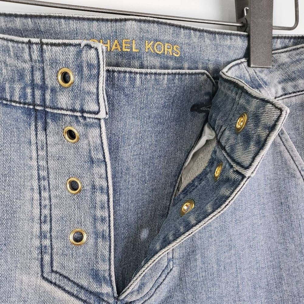 MICHAEL KORS Light Vintage Wash Super Flare Low Rise Lace Up Jeans Size: 2 - Picture 4 of 7